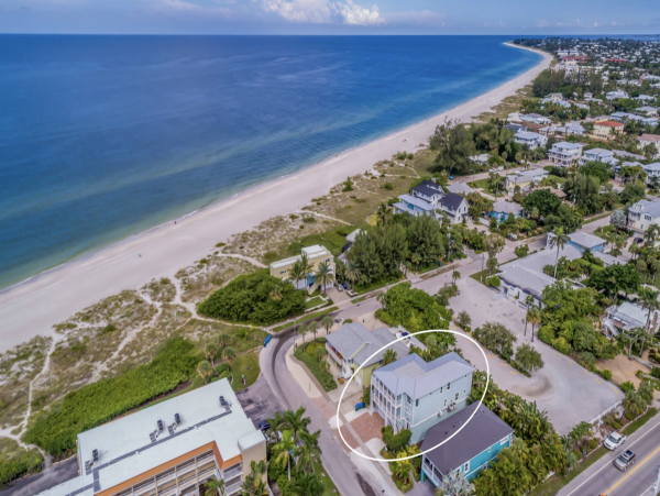 Expansive Beach Home - Casual Luxury - Steps to the Beach